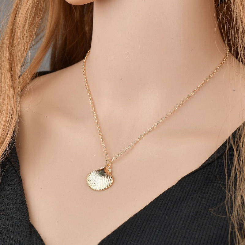 Marine Life Scallop Conch Shell Pendant Necklace