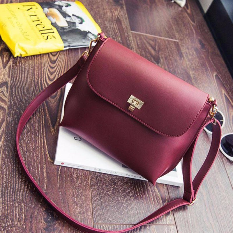 One shoulder crossbody wide shoulder strap crossbody bag