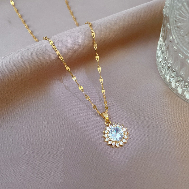 Light Luxury Full Diamond Micro Inlaid Zircon Pearl Rotating Flower Necklace - Minihomy