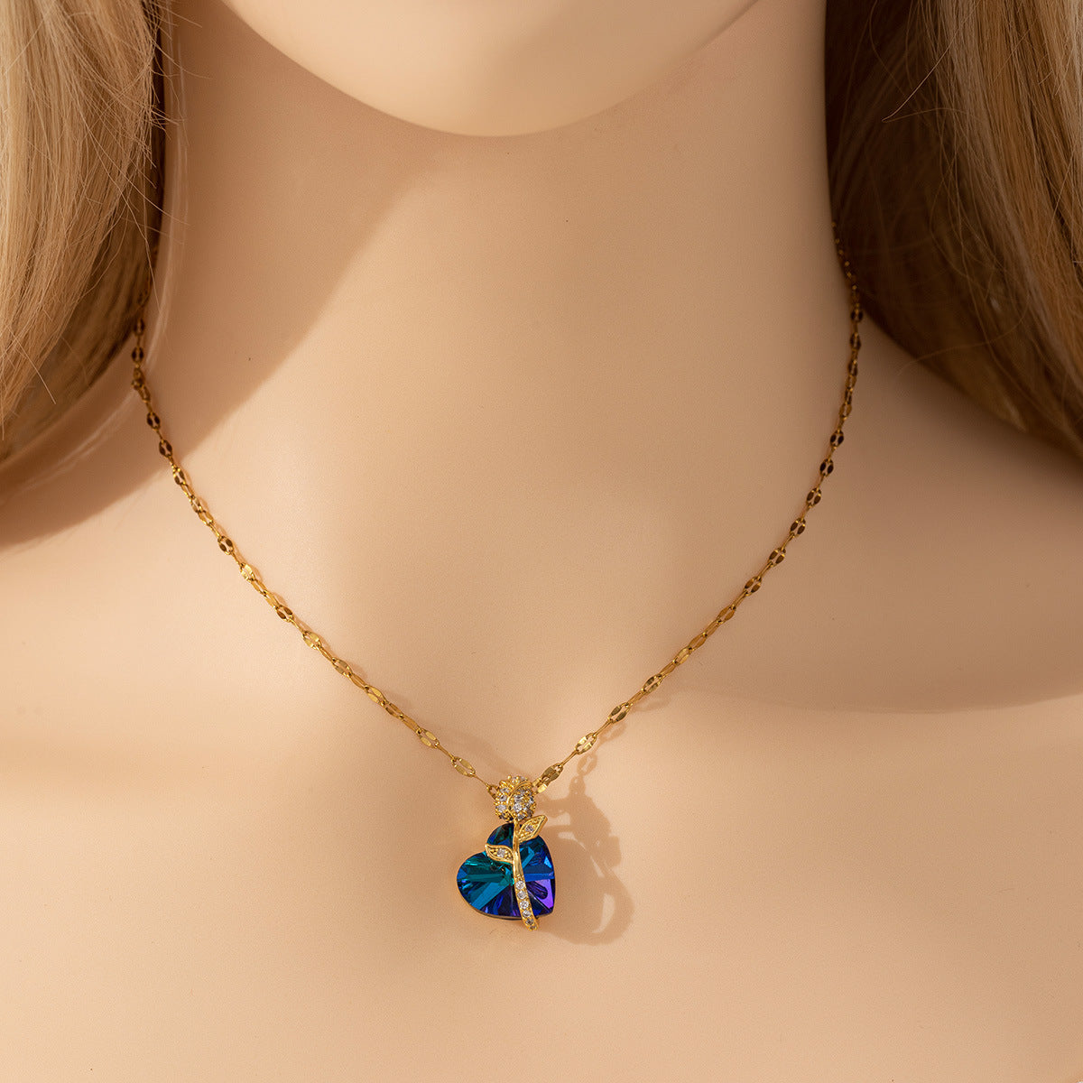 Women's Sapphire Heart Pendant Necklace: Elegant Sparkle for Every Occasion