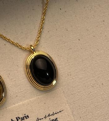 Tiger Eye Necklace Retro Minority: Timeless Beauty, Modern Elegance