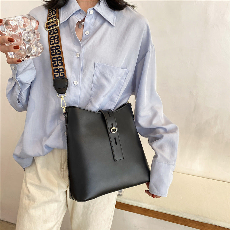 Ladies Wide Band Shoulder Bucket Bag