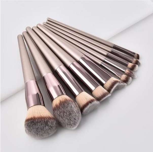 Eye shadow brush - Minihomy