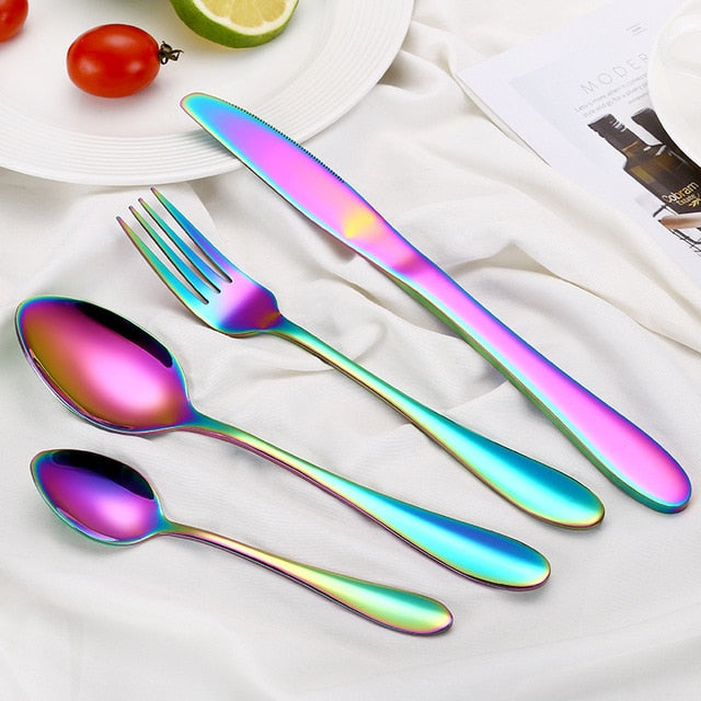 Four-piece portable cutlery set